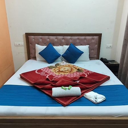 Hotel Holiday Inn Paradise Чандигарх Экстерьер фото