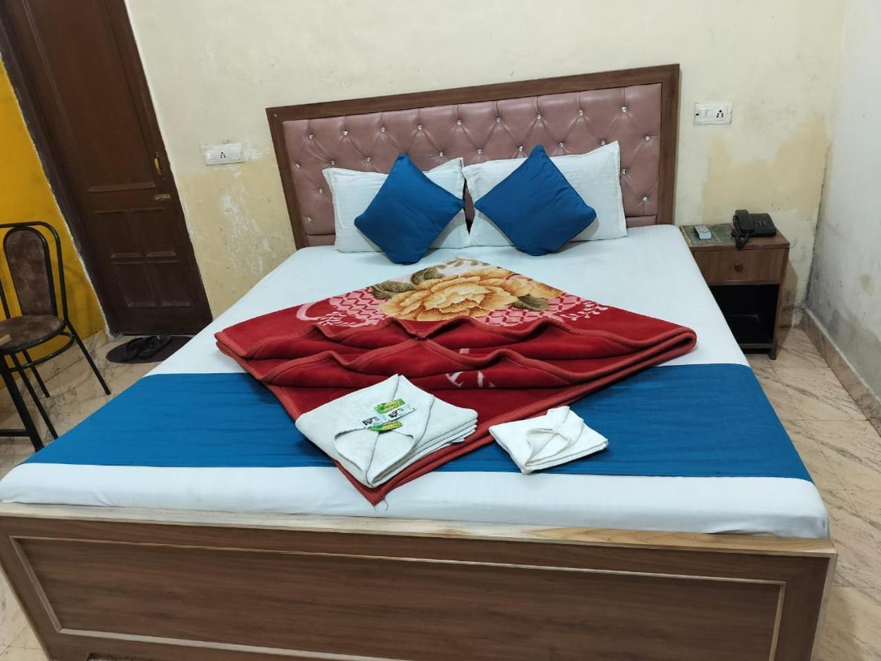 Hotel Holiday Inn Paradise Чандигарх Экстерьер фото