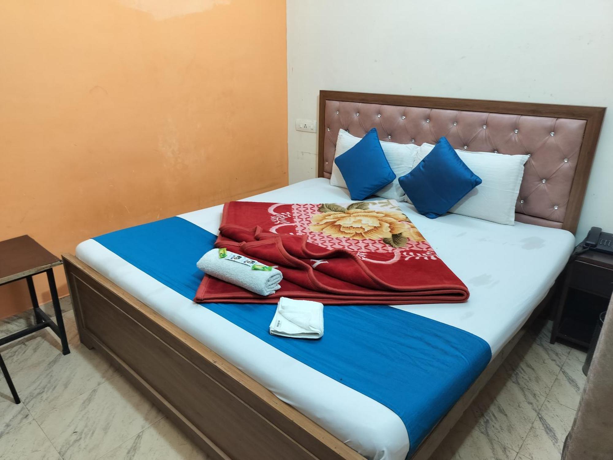 Hotel Holiday Inn Paradise Чандигарх Экстерьер фото